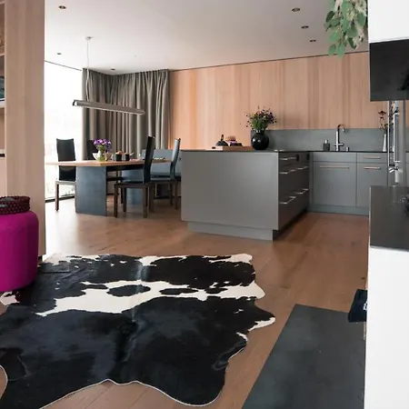 Oberlech750. Refugium Am Berg. * Oberlech